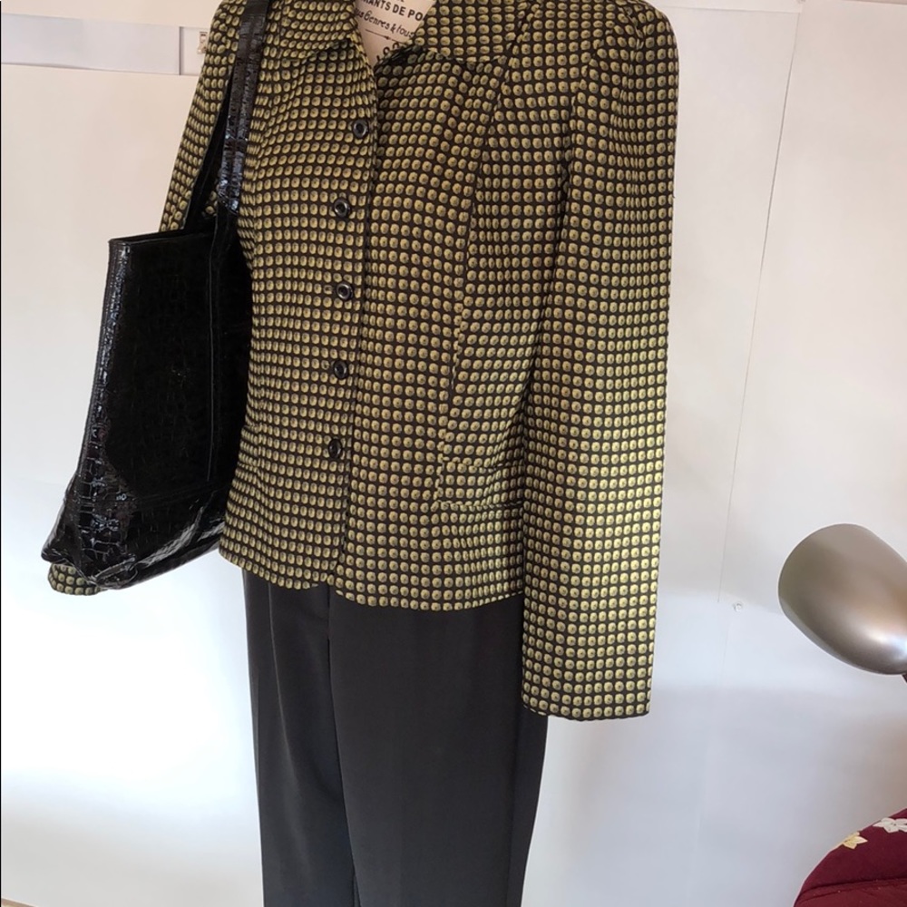 Sag Harbor Pantsuit 📦 Jacket & Pants. Very nice suit.